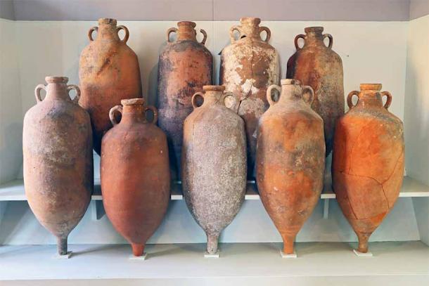 Roman Amphorae (Salvatore / Adobe Stock)
