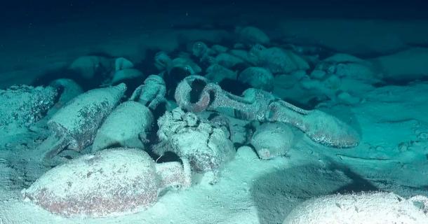 Roman amphoras found on the sea floor with remains of ancient cargo of wine or olive oil. (V.CREUZE ROV DRASSM/UNESCO)