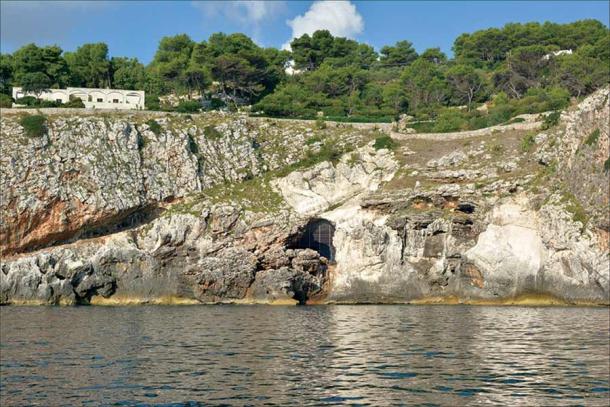 Entrance of the Romanelli Cave. (D. Sigari / Antiquity Publications Ltd)