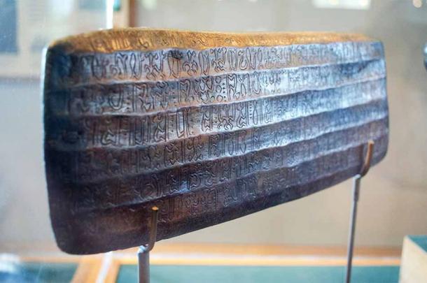 One of the undeciphered codes we’re featuring is the mysterious Rongorongo writing of Easter Island. Replica of a Rongorongo tablet at the Englert Museum. (Greg Poulos / CC BY-SA 2.0)