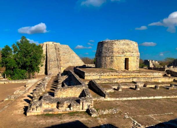 Round and K’uk’ulkan temples at Mayapan. (Bradley Russell / Nature)