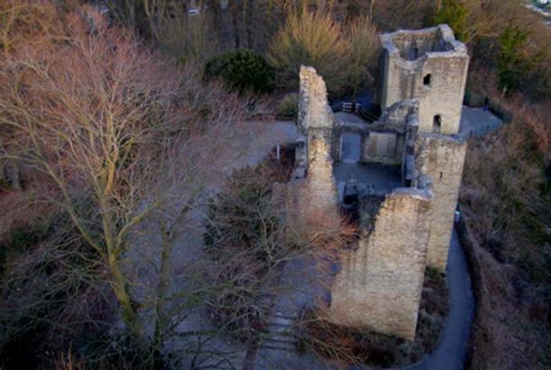 Ruin of Hohensyburg castle, on the site of the Sigiburg. (Erich Ferdinand/CC BY 2.0)