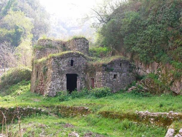 Ruins of a mill in the Valle dei Mulini.