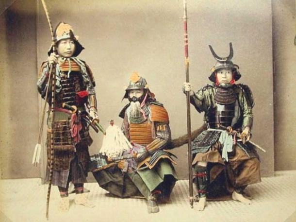 Samurai with weapons. From the Smithsonian Institute. (CC BY SA 3.0)