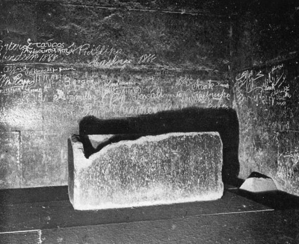 Sarcophagus in the King's chamber.