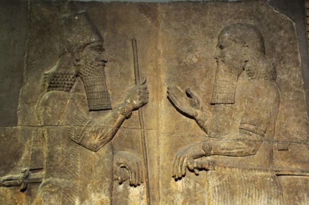 Sargon II - left, ruler of Dur-Sharrukin, faces a high-ranking official, possibly Sennacherib his son and crown prince, 710-705 BC. (Neuroforever / CC BY-SA 4.0)