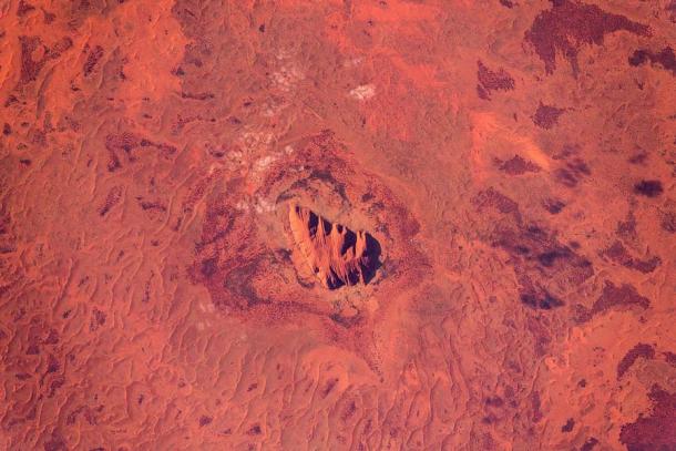 Imagen satelital de Uluru. (Astro_Alex / CC BY-SA 2.0)
