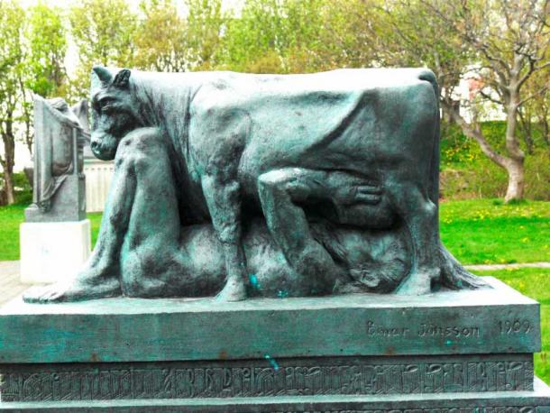 Sculpture of Ymir and Auðhumla, by Icelandic sculptor Einar Jónsson, 1909 (Christian Bickle / CC BY SA 2.0)