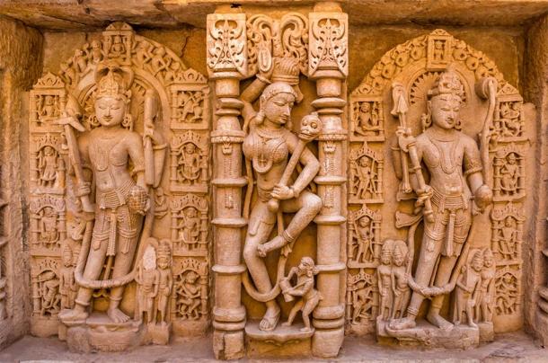 Sculptures of god and goddesses at Rani ki vav in Patan, Gujarat (sharadraval / Adobe Stock)