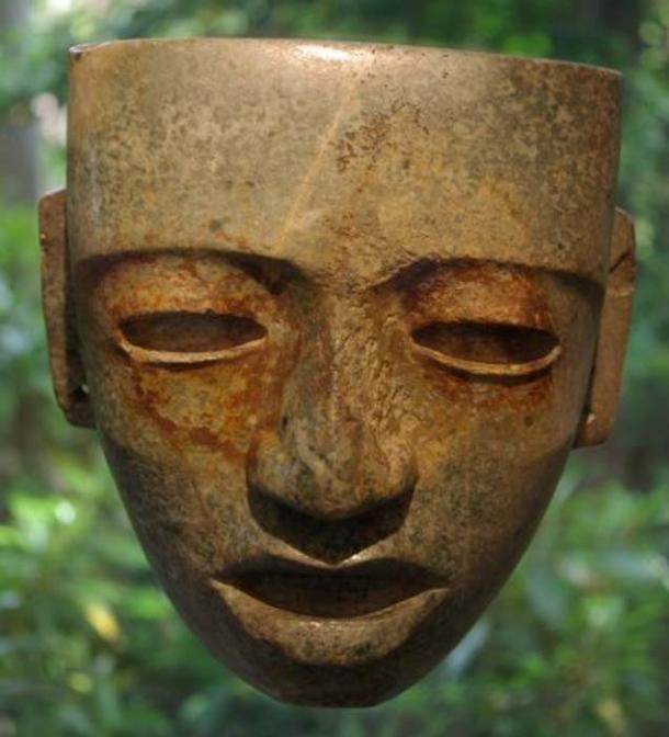 Máscara Serpentina, Teotihuacán, 200-500 AD.