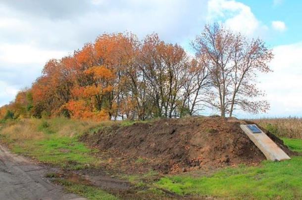 Serpent's Wall near the village of Denisi, Pereiaslav-Khmelnytskyi Raion.