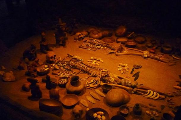 Reconstruction of a Shaft tomb exhibited at the Museo Nacional de Antropología e Historia, México