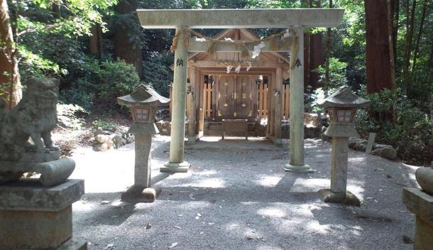 Shinto Temple Niu-Jinja, in a peaceful woodlands setting, 2013