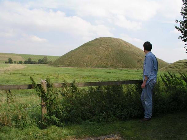 Silbury Hill, a 130-foot artificial mound near Avebury. Built around 2500 BC, its purpose remains a mystery.