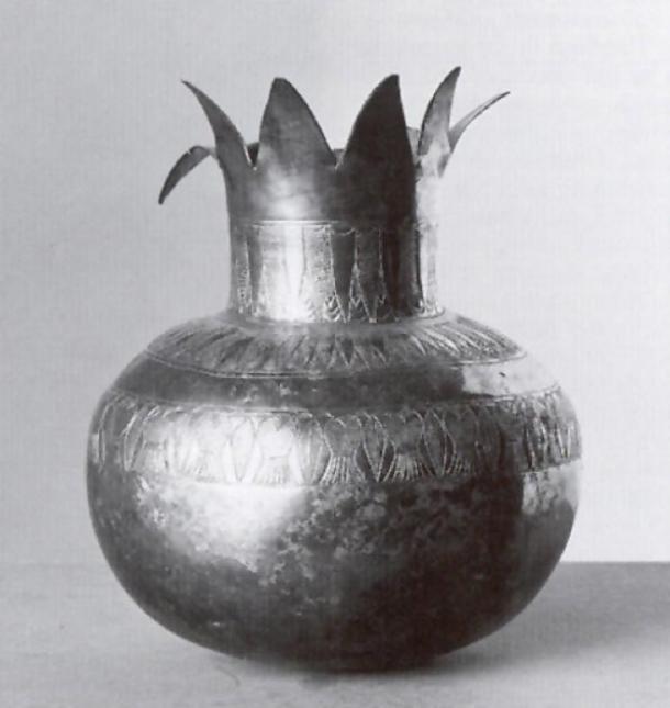 Silver pomegranate vase recovered from Tutankhamun’s tomb. (Griffith Institute (Howard Carter Archive)/Touregypt.net)