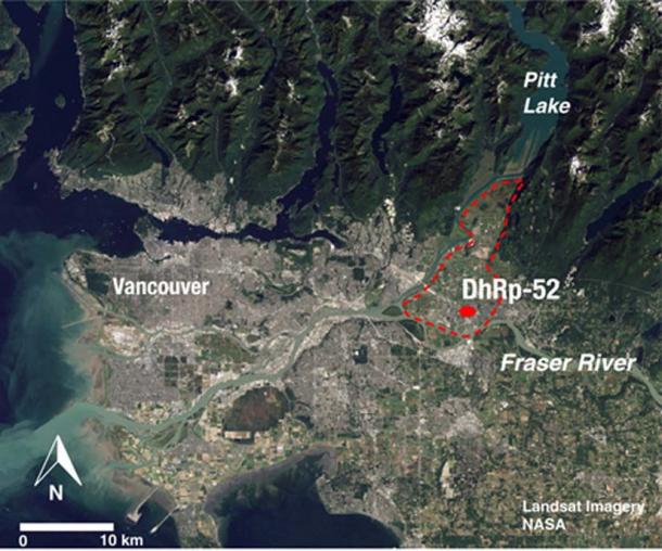 Site location. The dotted line represents the approximate historic extent of the Pitt Polder wetlands.