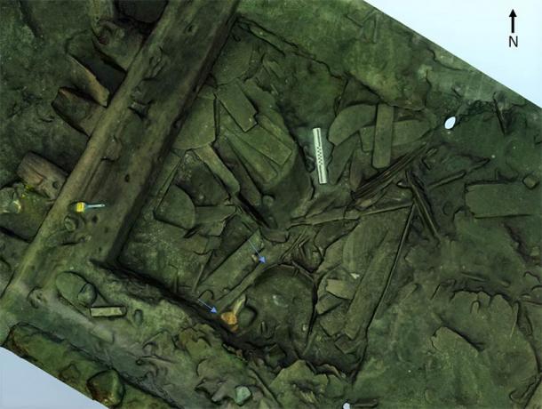 Se encontraron restos óseos del antiguo esturión en un barril enterrado en limo en el casco del naufragio. (Universidad de Lund/Science Direct)