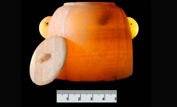 Southern Arabian incense pot with lid. (Davida Eisenberg-Degen / Israel Antiquities Authority)