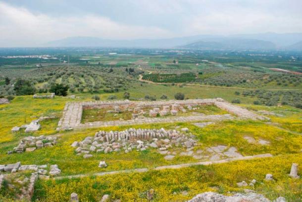 The Spartan king Agis II ordered the massacre of all men from Hysaiae in ancient Argos. View from the Heraion of Argos into the Inachos plain, Argolis, Greece (Sarah Murray / CC BY SA 2.0)