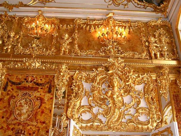 Spectacular craftsmanship in the reconstructed Amber Room. (Public Domain)