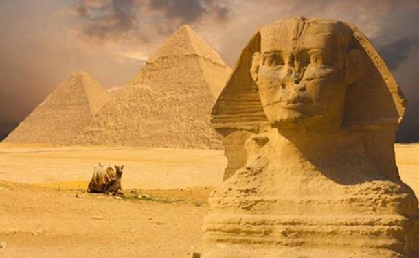 La Esfinge y las Grandes Pirámides de Egipto.
