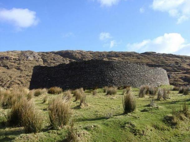 Staigue Fort Ring Fort, 3rd or 4th Century, Ireland. Such forts were used to protect from invaders and wolves.