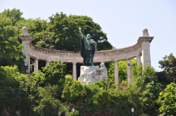 Statue of Bishop Gellért