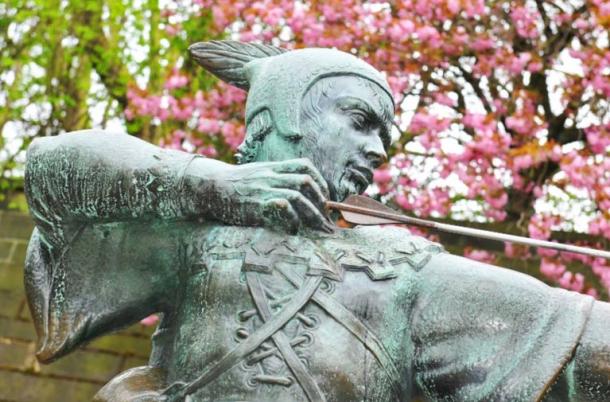 Statue of Robin Hood in Nottingham