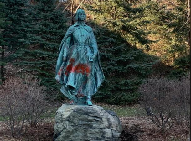 A statue and other monuments were also sprayed. (Image: Turn to 10)