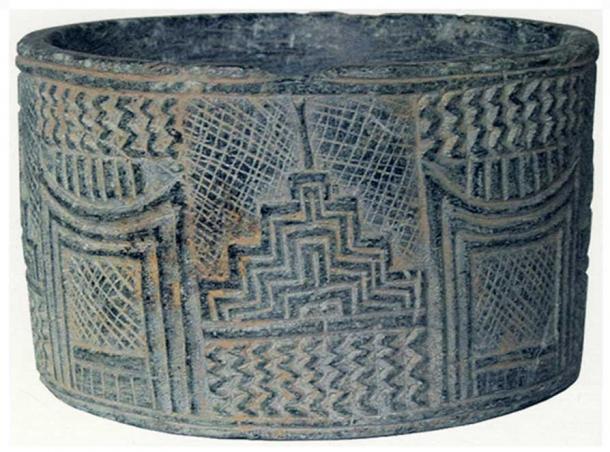 Stone vessel, Jiroft, architectural decoration. After Majidzadeh, 2003, p. 71, no. 71.