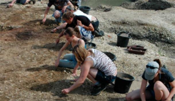 Students and local volunteers have contributed to the excavations over the past 50 years. (University of Reading)