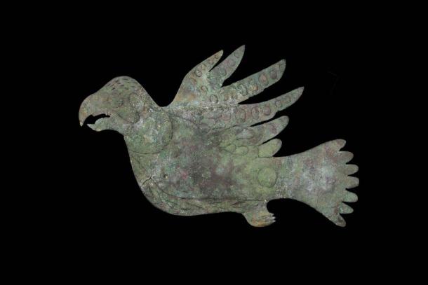 Oiseau stylisé fabriqué en cuivre par les habitants de la culture Hopewell il y a plus de 2 000 ans. (Service des parcs nationaux)