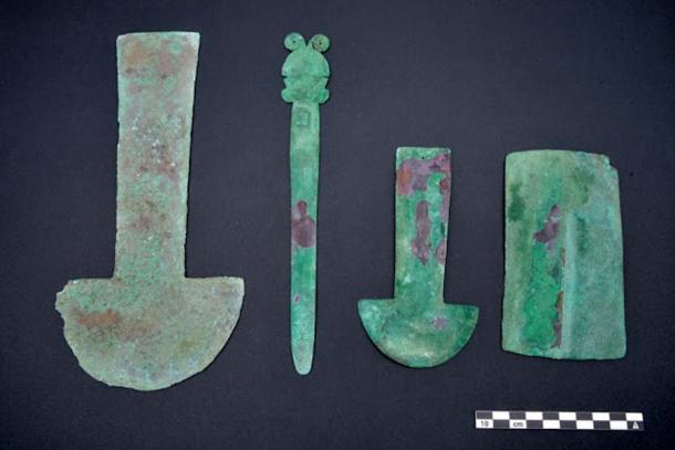 Surgical implements recovered from the tomb. Credit: National Museum of Sican
