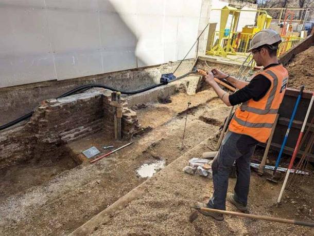 Survey of the area prior to National Gallery development revealed the findings. (© Archaeology South-East)