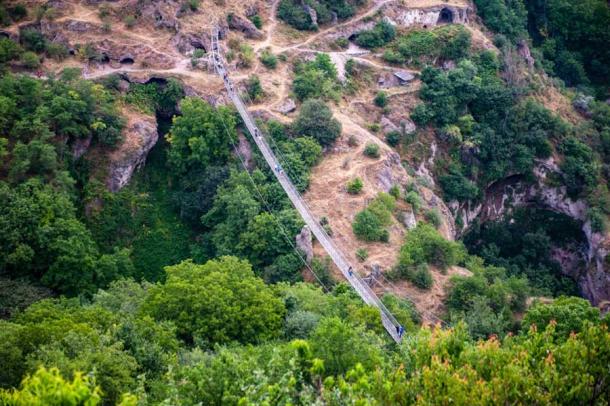 Suspension bridge which connects the Old Khndzoresk cave village with New Khndzoresk. (Arty Om / Adobe Stock)
