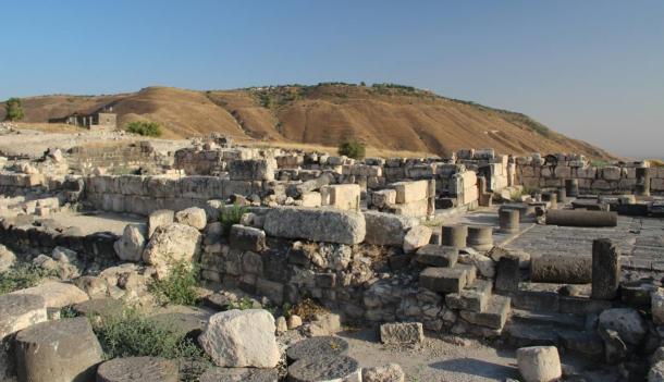 Sussita/Hippos is on a hill overlooking the Sea of Galilee. Between the 3rd century BC and the 7th century AD, Hippos was a Greco-Roman city.