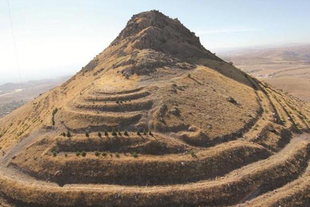 The ruins of Geval Castle sit atop Takkel Mountain in Konya’s Selçuklu district.