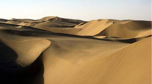 The Taklamakan desert’s dry conditions aided in preserving the mummies and artifacts within the Xiaohe cemetery