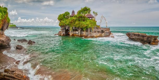 Tanah Lot Sea Temple. (Anton Zelenov /Adobe Stock)