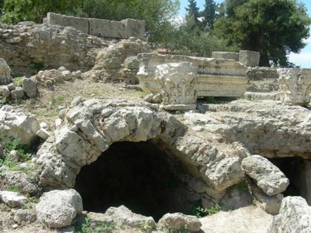Temple of Poseidon (top) and water canals feeding the fountains at the western temples (Bottom).