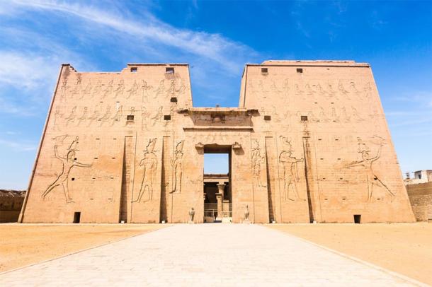 Temple of Edfu, dedicated to the ancient Egyptian god Horus, where inscriptions point to evidence of mystery schools in Egypt. (marabelo / Adobe stock)