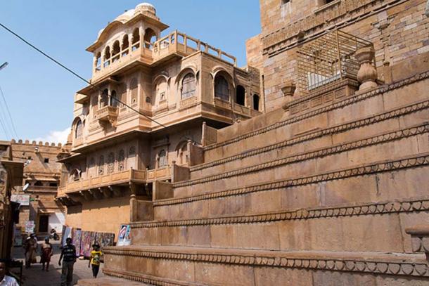Terrace with marble throne in Jaisalmer Fort.