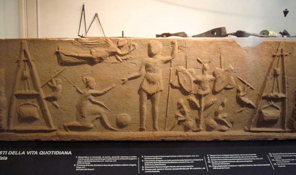 Terracotta relief, discovered on the Via Cassia and now on display at the Palazzo Massimo in Rome. On either side it depicts a crane operated by a lever and a winch carrying heavy blocks. (Lalupa / CC BY-SA 4.0)