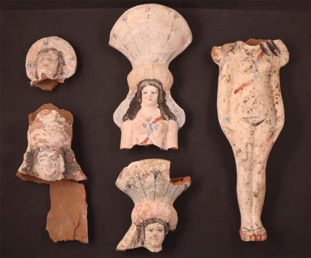 Bölgede İsis-Afrodit'in pişmiş toprak heykelleri ortaya çıkarıldı. (Mısır Turizm ve Eski Eserler Bakanlığı)