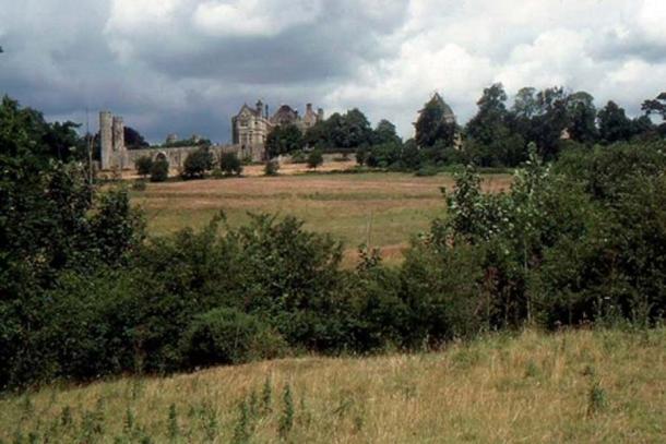The Battle of Hastings was fought in 1066 at this location: the English position was on top of the hill where the Abbey later stood, and the Normans approximately where the photographer is standing. (Christopher Hilton/CC BY SA 2.0)