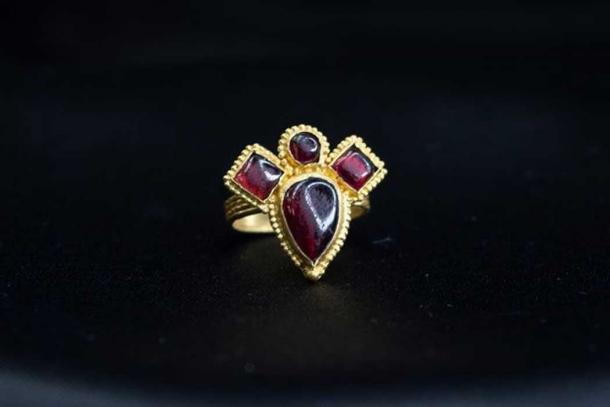 The East Greek Hellenistic gold ring. (Hansons/www.pictoriapictures.com)