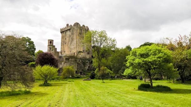 The Holy Stone of Clonrichert, one of the locations of Bullán stones also known as cursing stones, in Ireland. (Luchs Later / CC BY-SA 2.0)