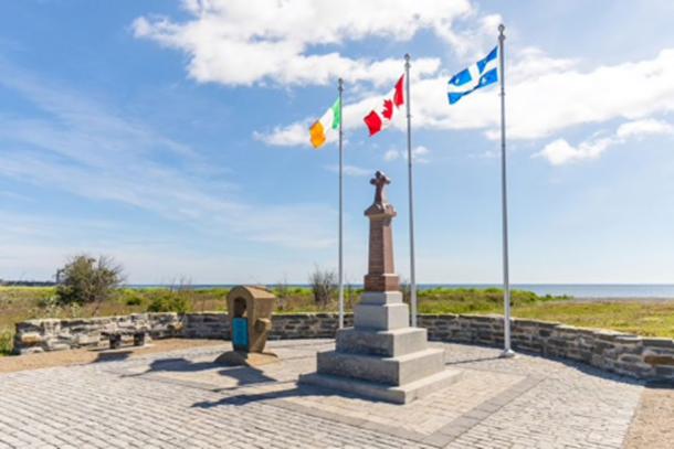 The Irish Memorial on Cap-des-Rosiers Beach was erected in 1990 in honor of the people who died during the Carricks shipwreck. (Parks Canada / Fair Use)