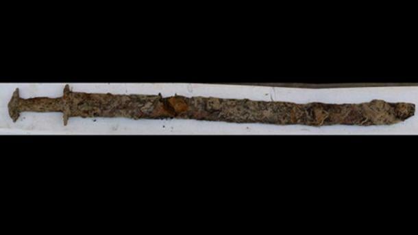 8-year-old girl pulls 1,500-year-old sword from Swedish lake