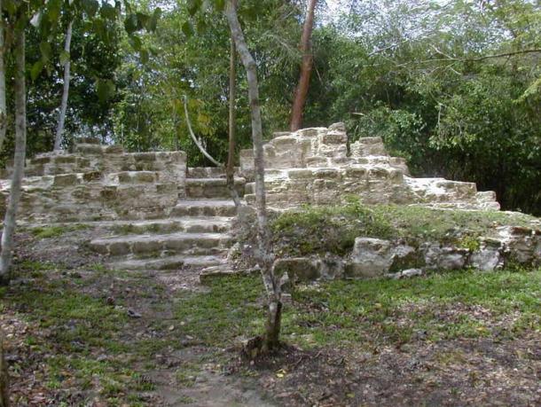The Maya house site Tzunu'un, which means means 